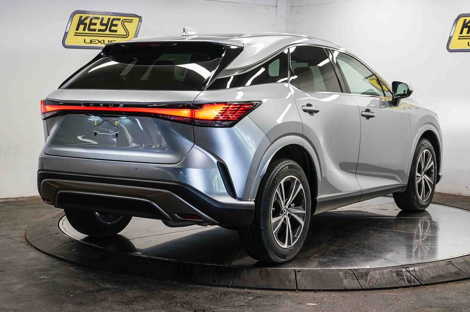 Thumbnail: 2024 Lexus RX - 3