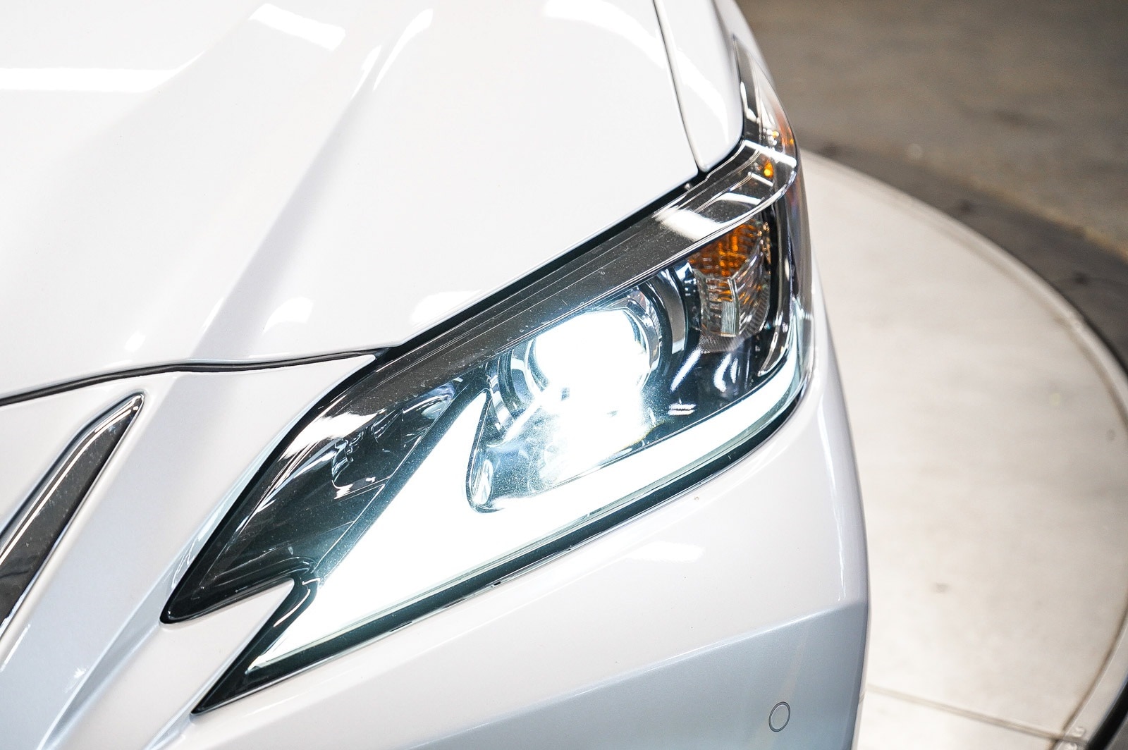 Thumbnail: 2025 Lexus ES - 7