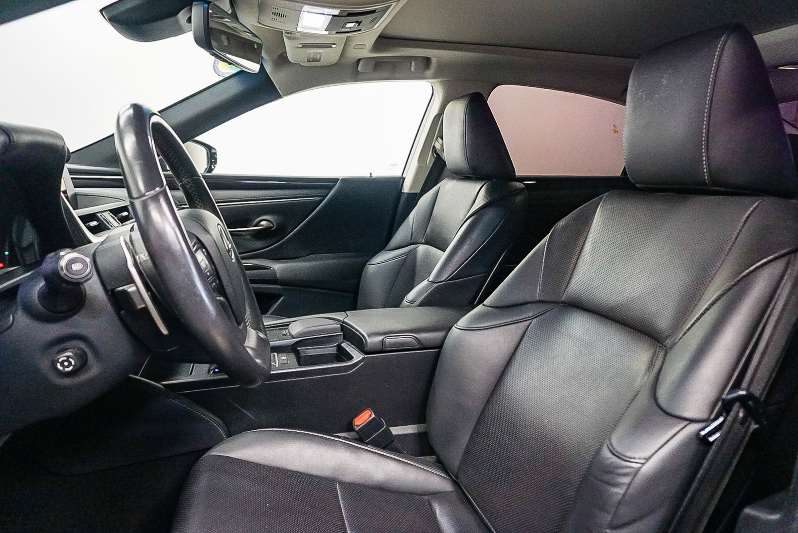 Thumbnail: 2020 Lexus ES - 18