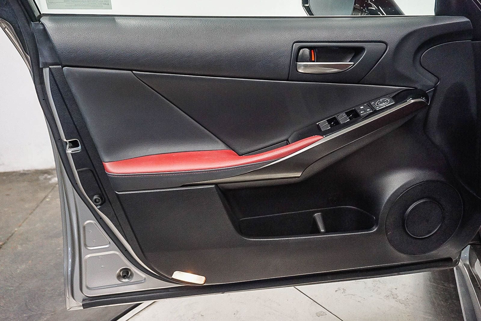 Thumbnail: 2022 Lexus IS - 21