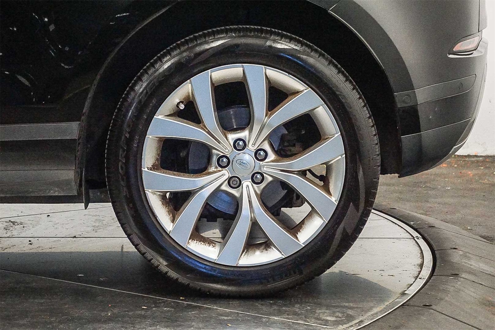 Thumbnail: 2020 Land Rover Range Rover Evoque - 10