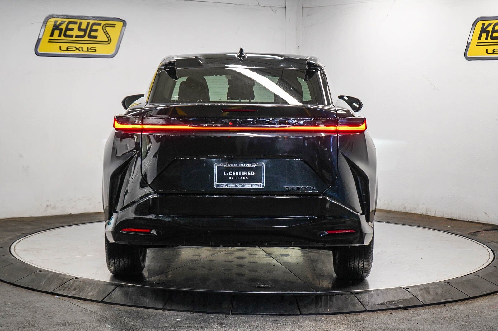 2025 Lexus RZ 450e 300e photo 3