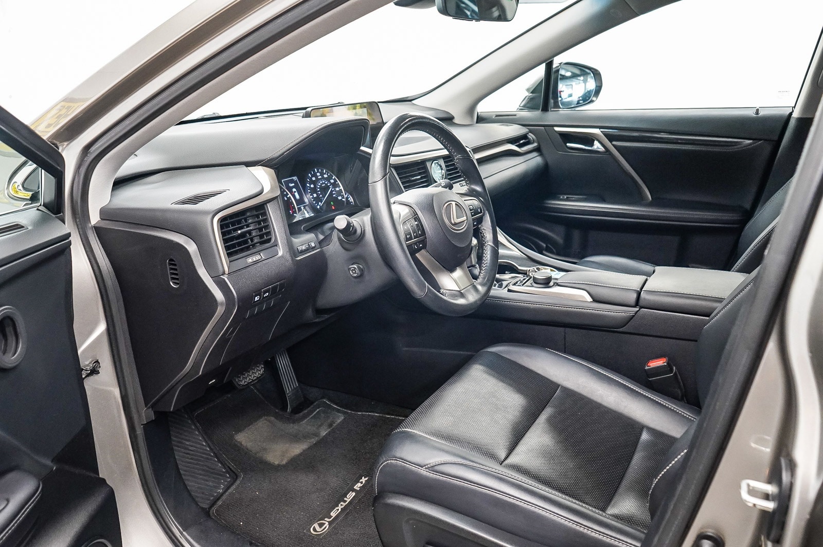 Thumbnail: 2019 Lexus RX - 18