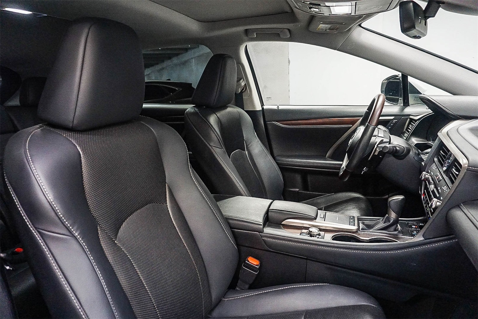 Thumbnail: 2022 Lexus RX - 17