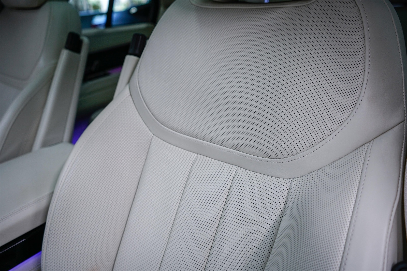 Thumbnail: 2024 Land Rover Range Rover - 25