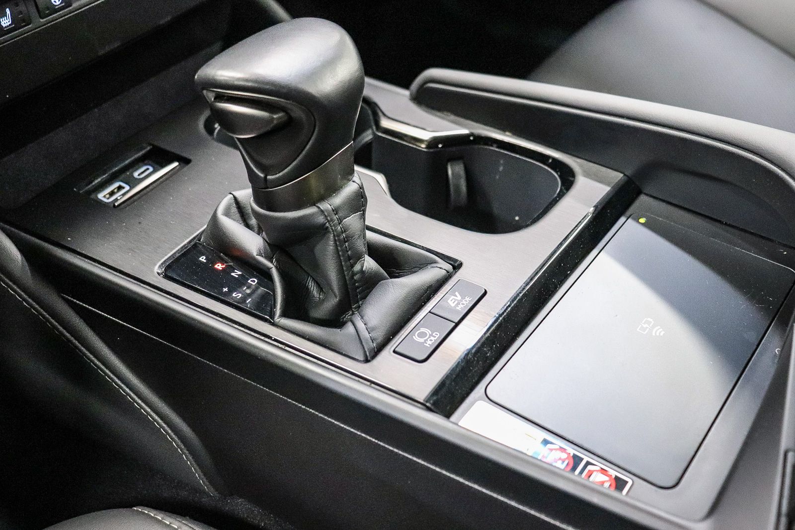 Thumbnail: 2025 Lexus ES - 25
