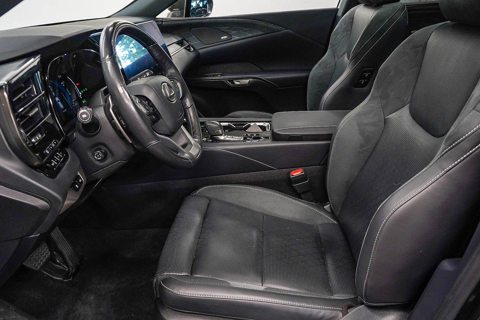 Thumbnail: 2024 Lexus RX - 18