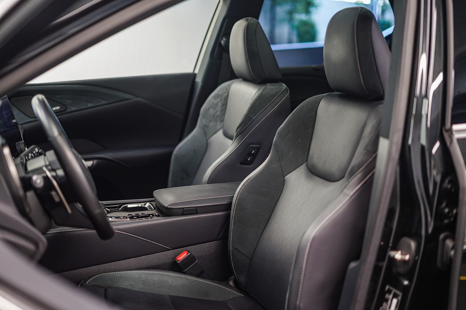 Thumbnail: 2024 Lexus RX - 18