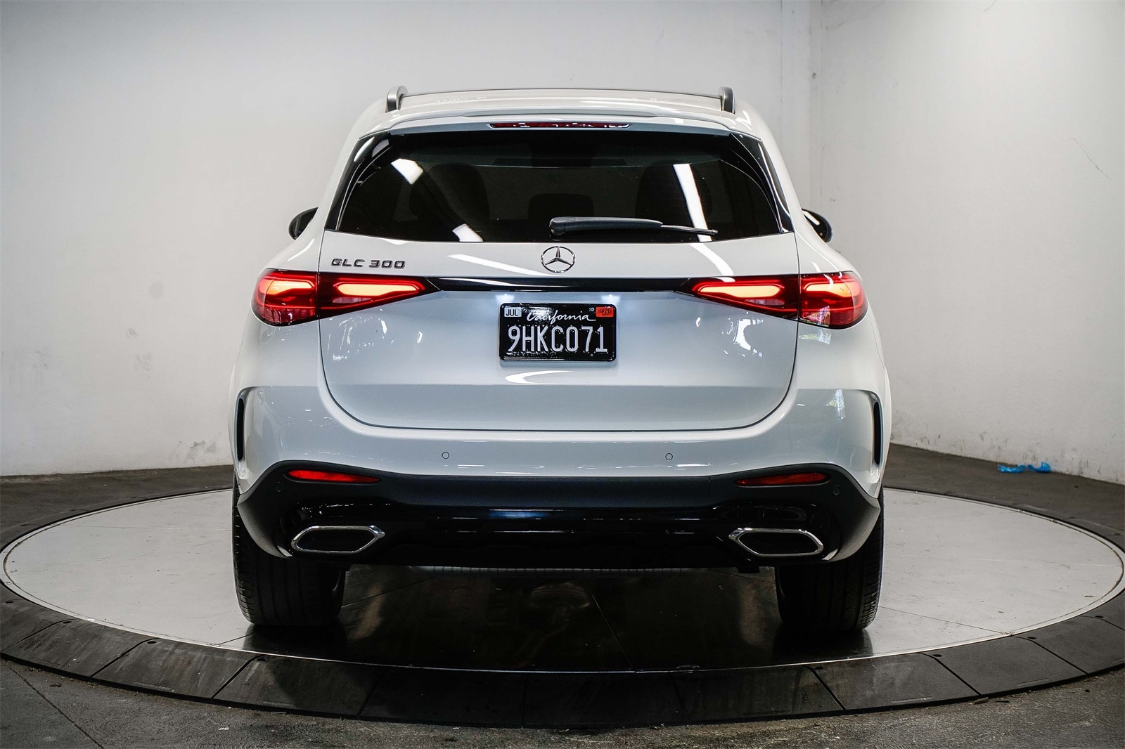 Thumbnail: 2023 Mercedes-Benz GLC - 3