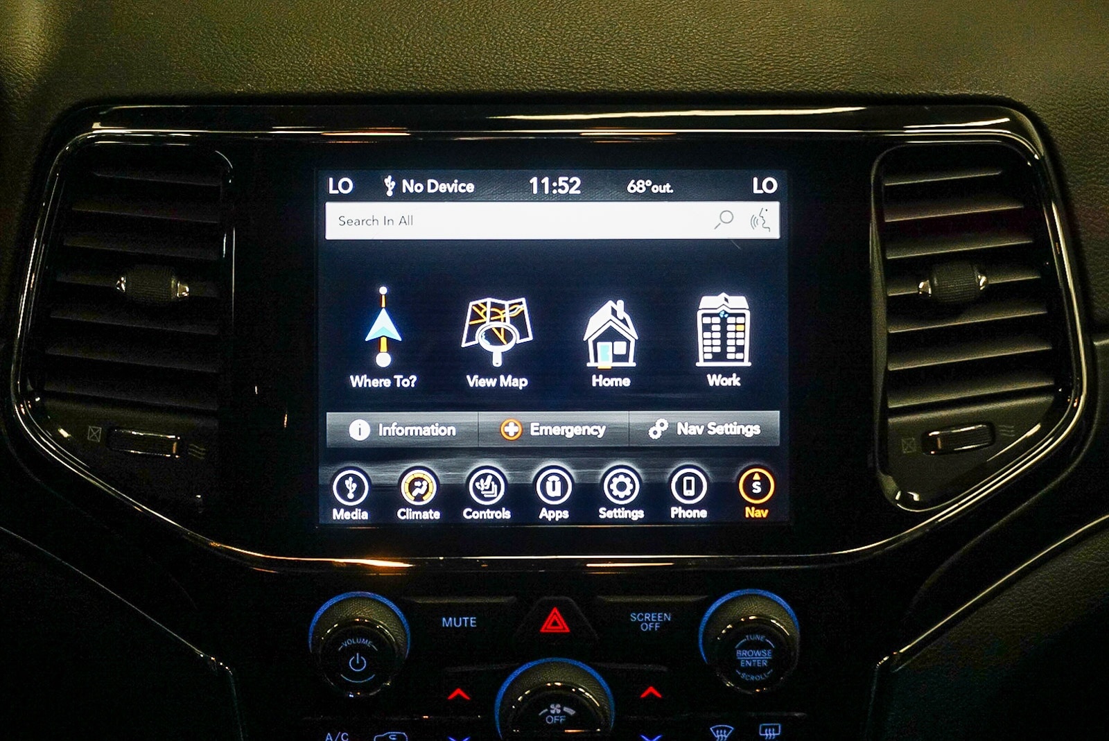 Thumbnail: 2020 Jeep Grand Cherokee - 15