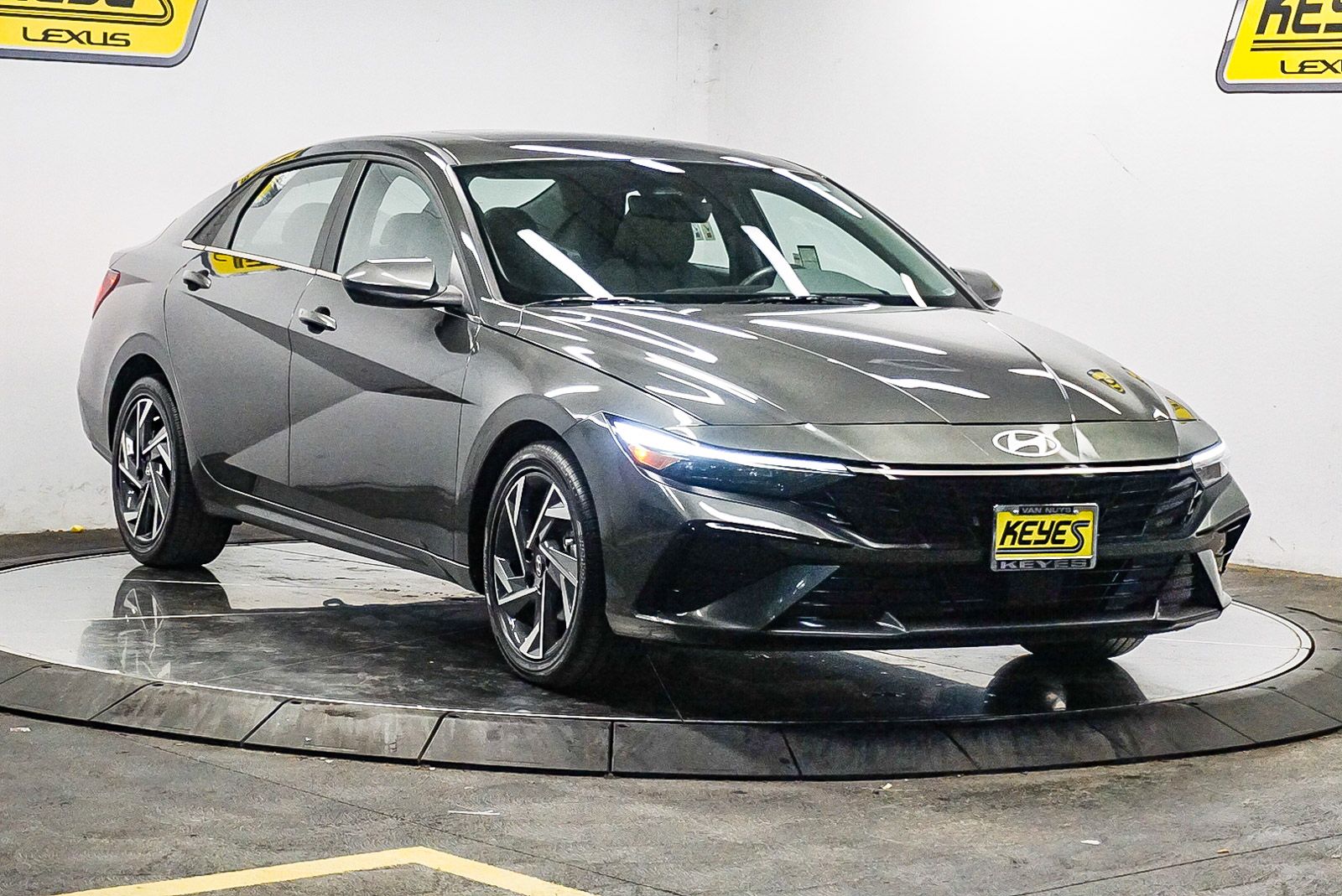 Thumbnail: 2025 Hyundai Elantra - 4