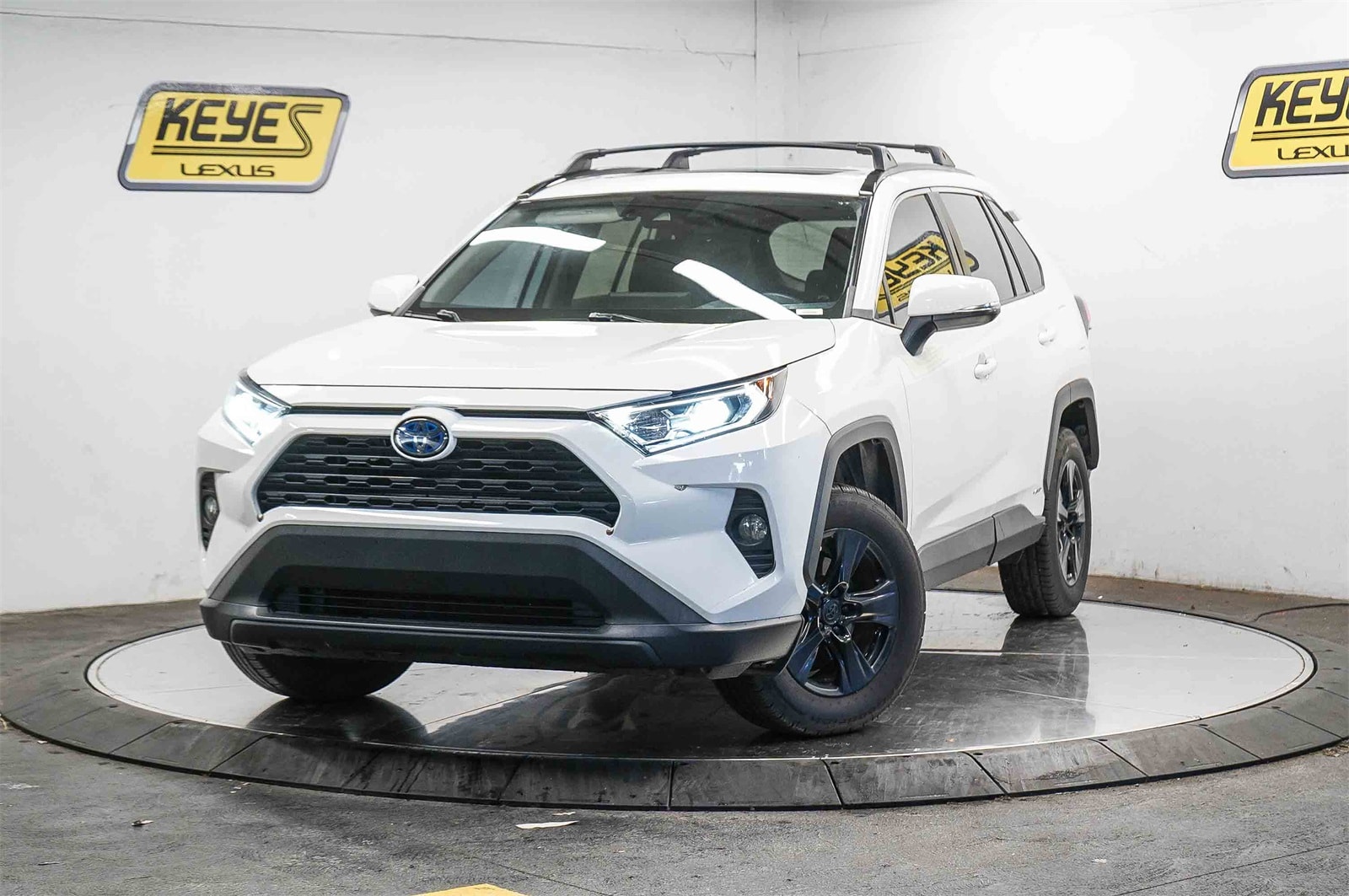 Thumbnail: 2019 Toyota RAV4 - 1