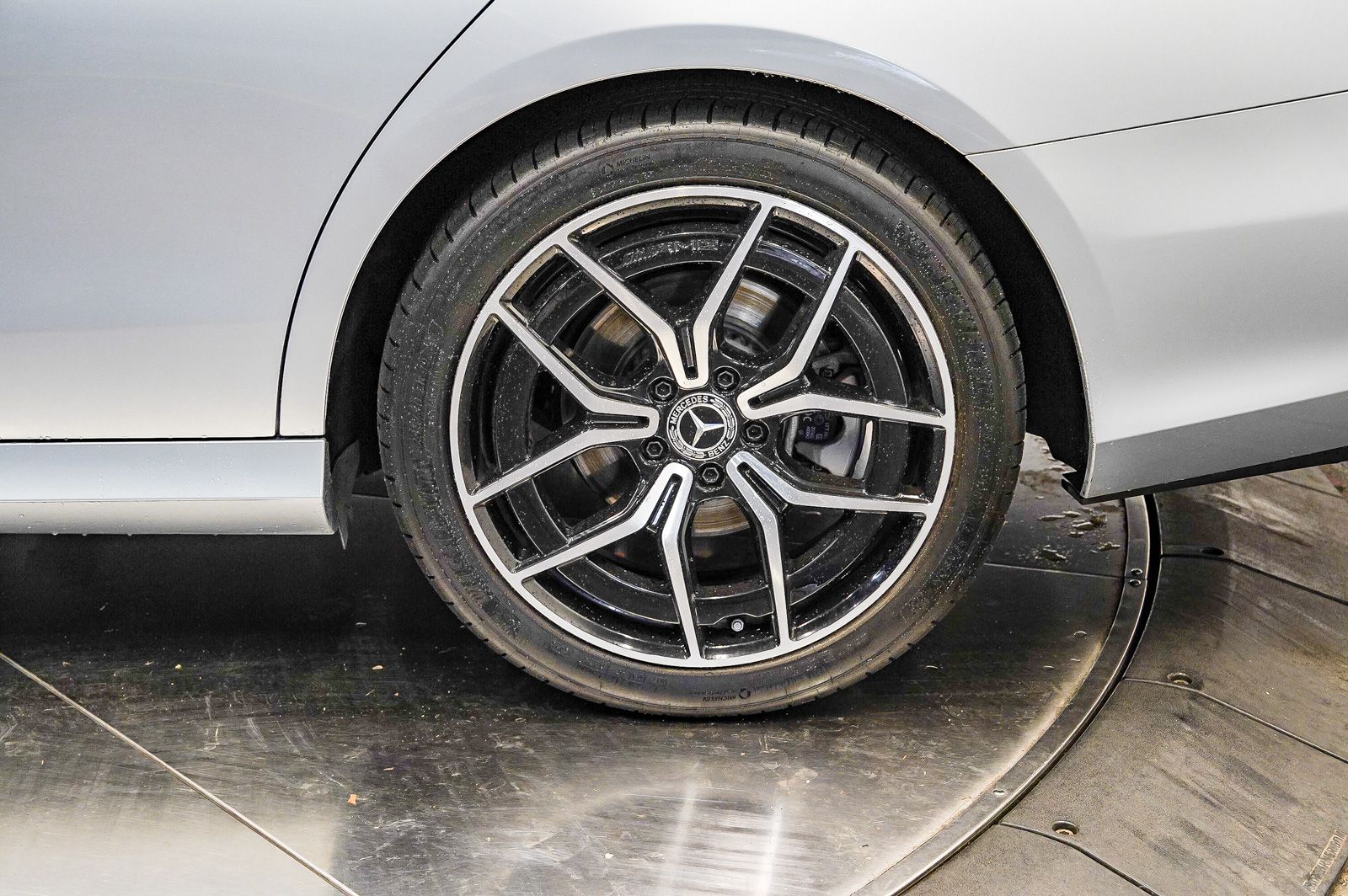 Thumbnail: 2022 Mercedes-Benz E-Class - 9