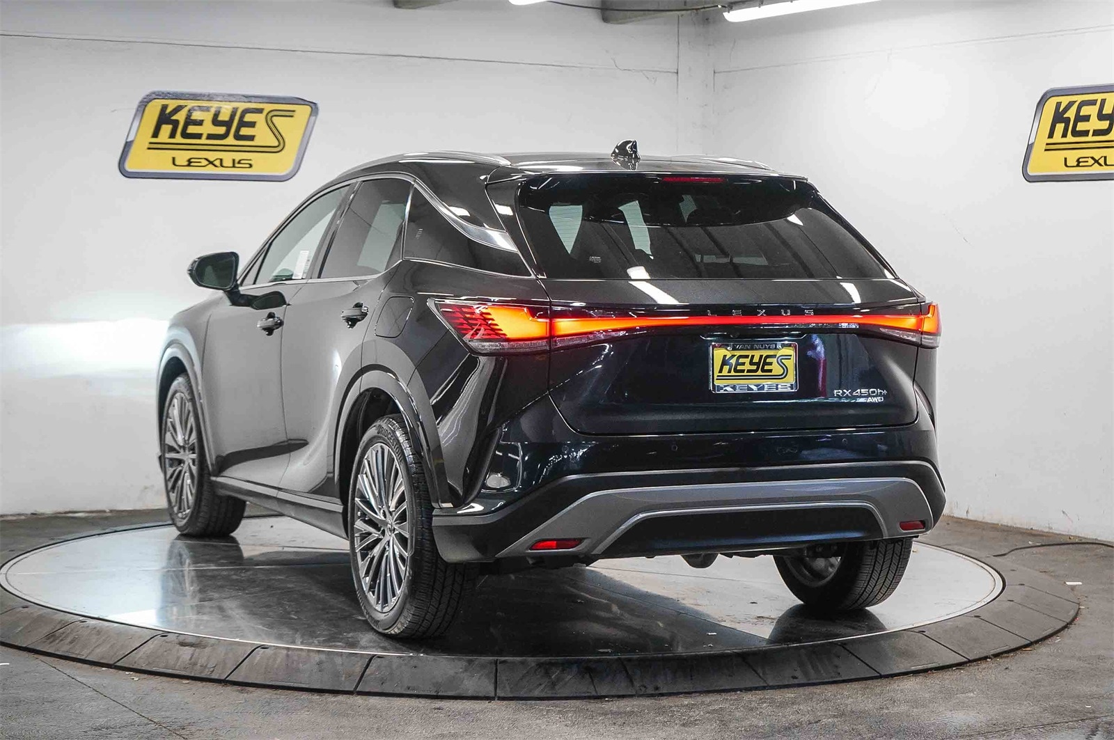 Thumbnail: 2024 Lexus RX - 2