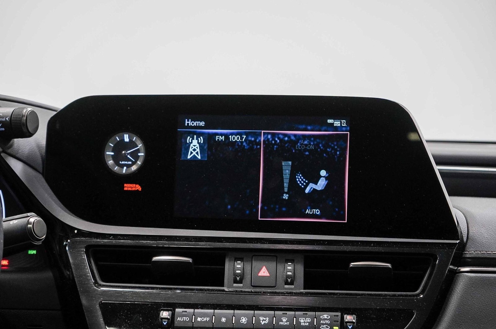 Thumbnail: 2022 Lexus ES - 14