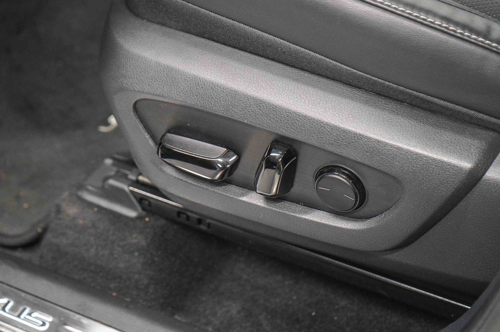 Thumbnail: 2025 Lexus TX - 22