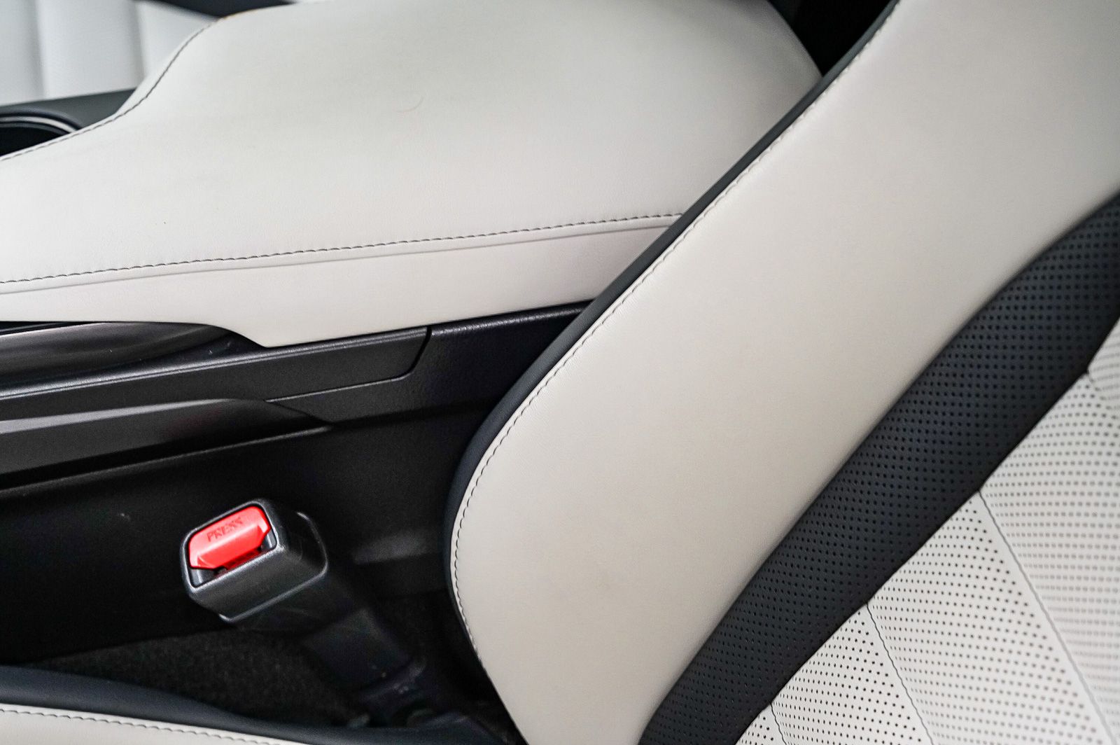 2023 Lexus IS 350 F SPORT - Photo 20