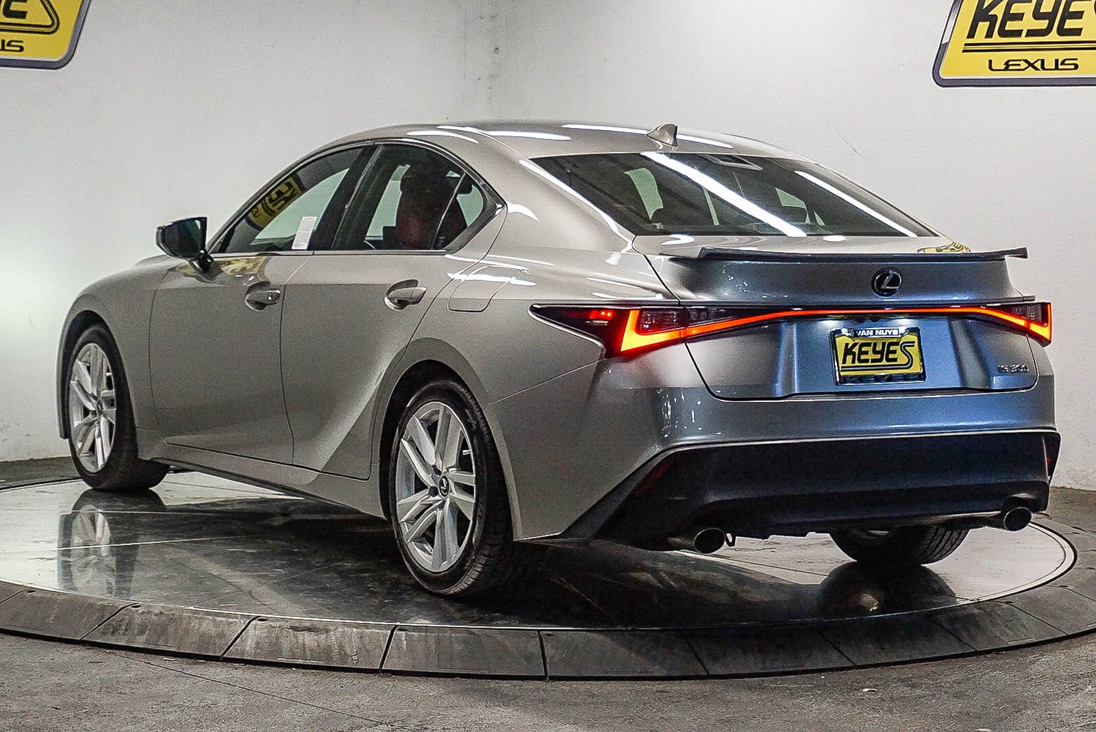 Thumbnail: 2022 Lexus IS - 2