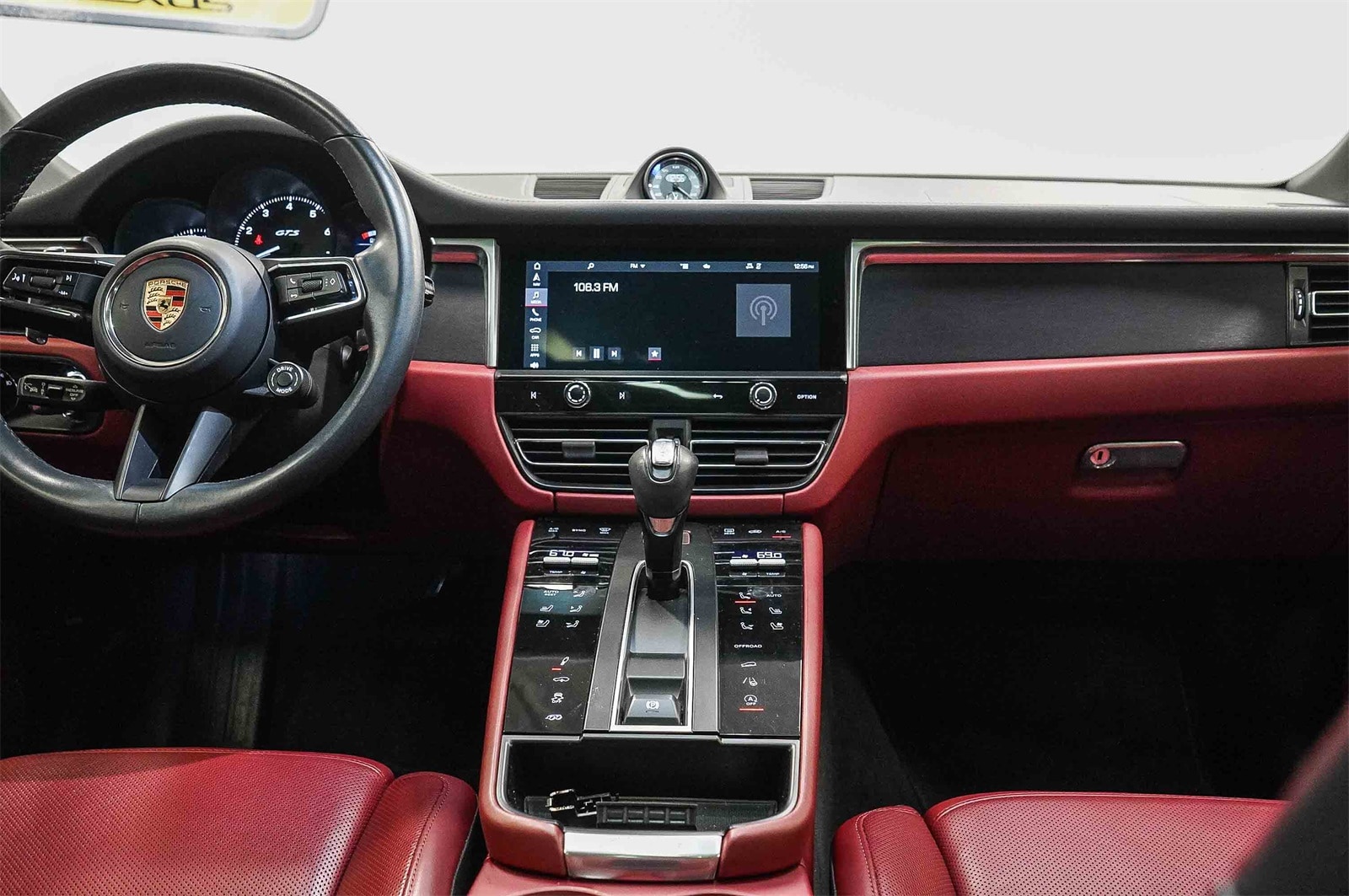 Thumbnail: 2023 Porsche Macan - 13