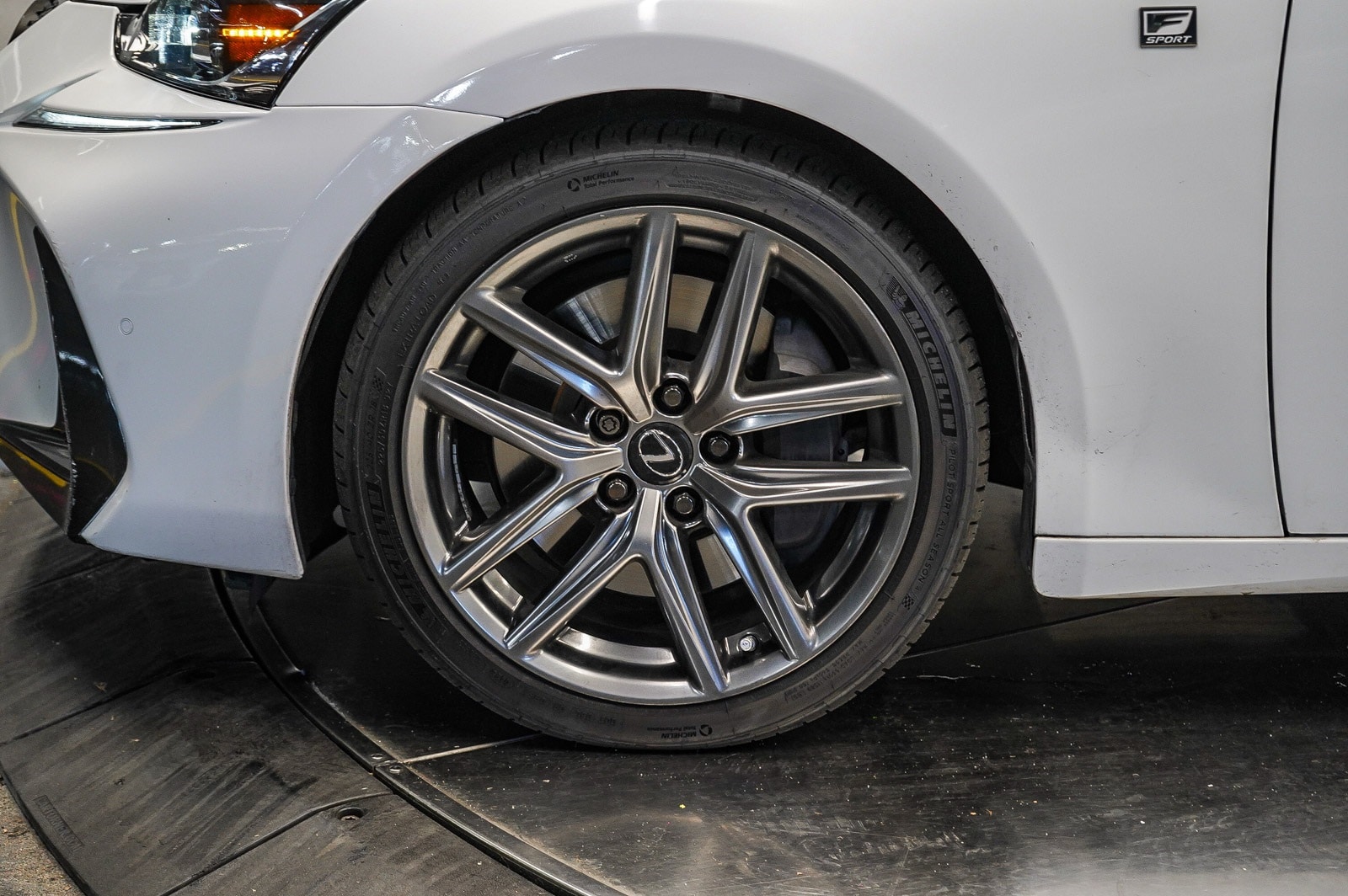 Thumbnail: 2020 Lexus IS - 9