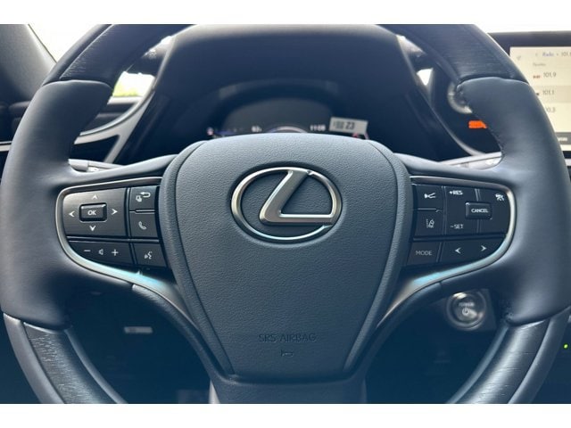Thumbnail: 2025 Lexus ES - 16