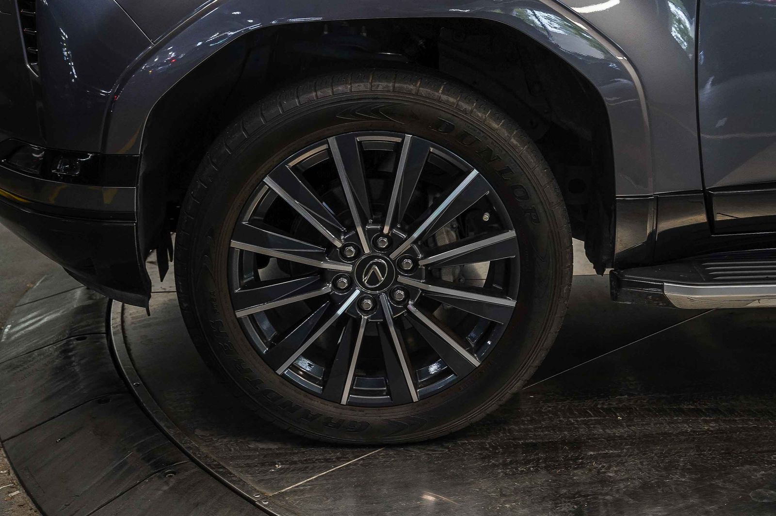 Thumbnail: 2024 Lexus GX - 9