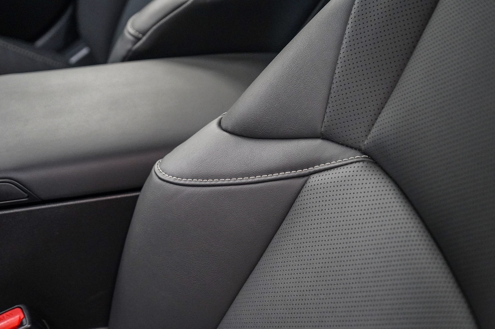 Thumbnail: 2025 Lexus ES - 19