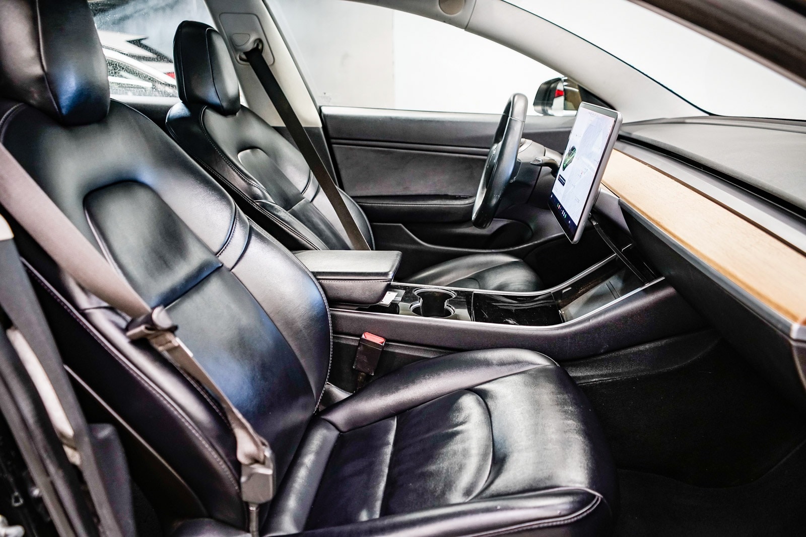 Thumbnail: 2018 Tesla Model 3 - 16