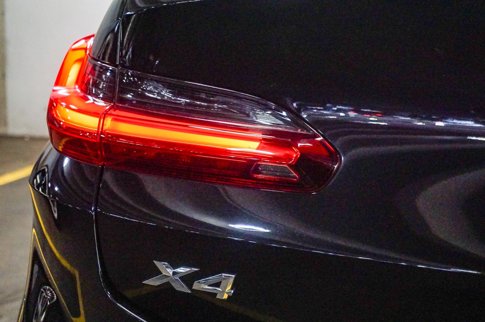 Thumbnail: 2023 BMW X4 - 11