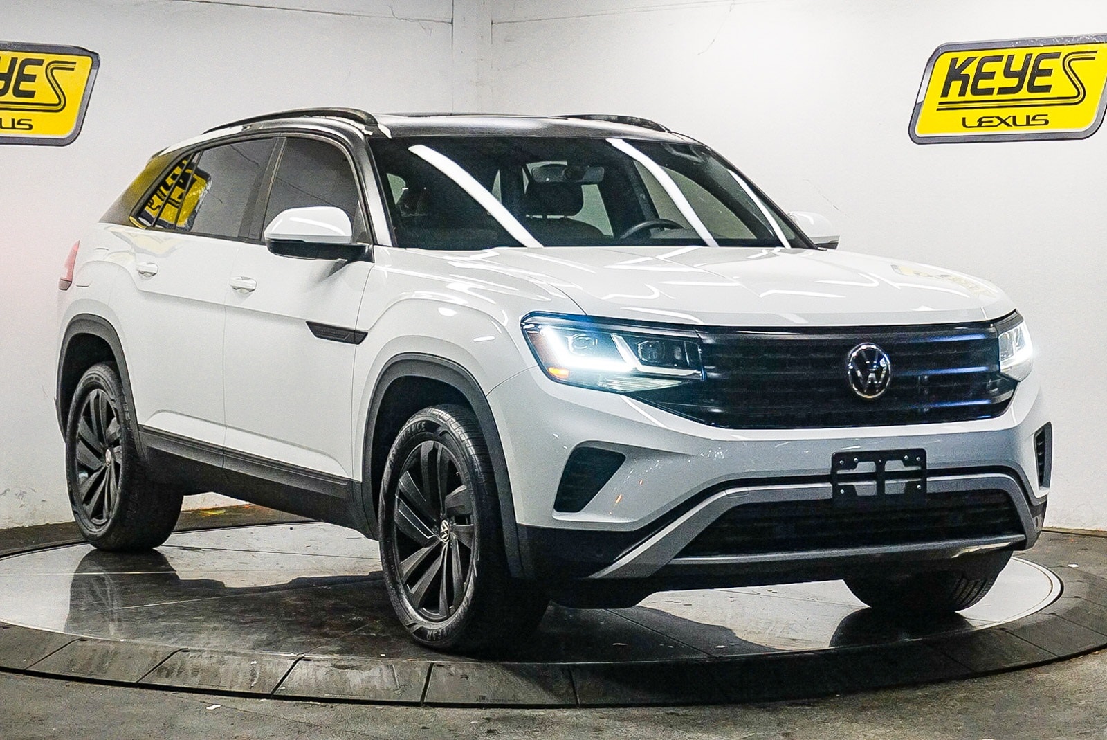 Thumbnail: 2023 Volkswagen Atlas - 4