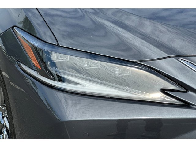 Thumbnail: 2025 Lexus ES - 10
