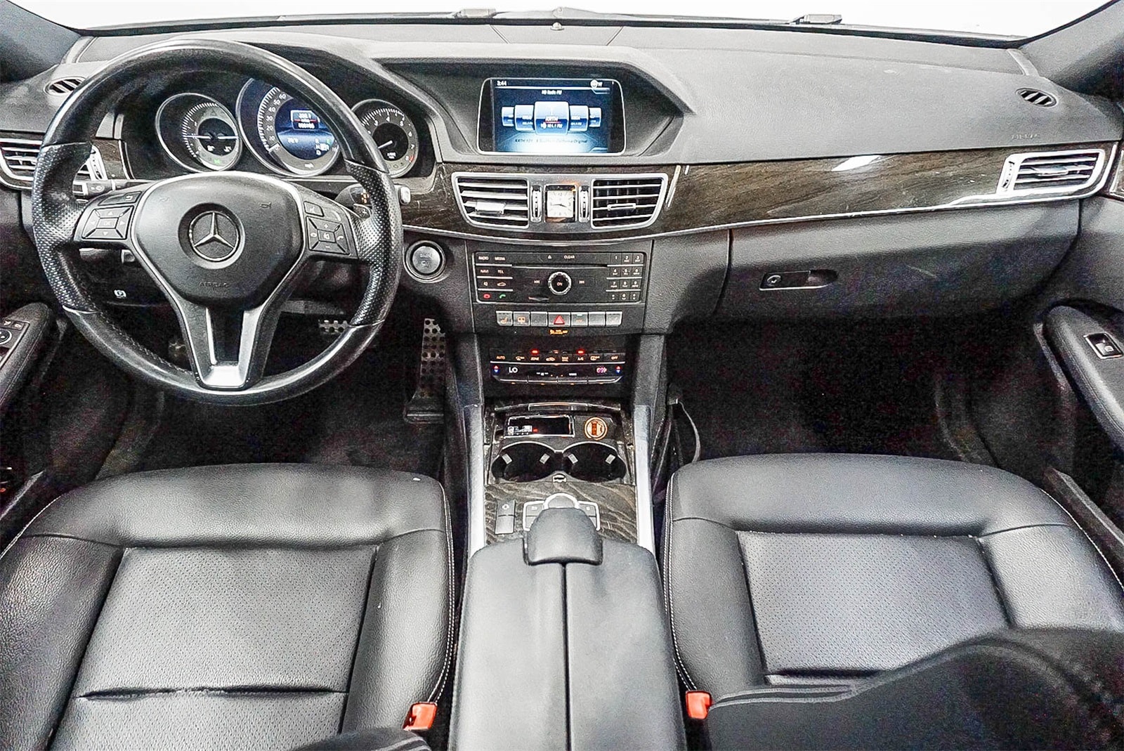 Thumbnail: 2016 Mercedes-Benz E-Class - 13