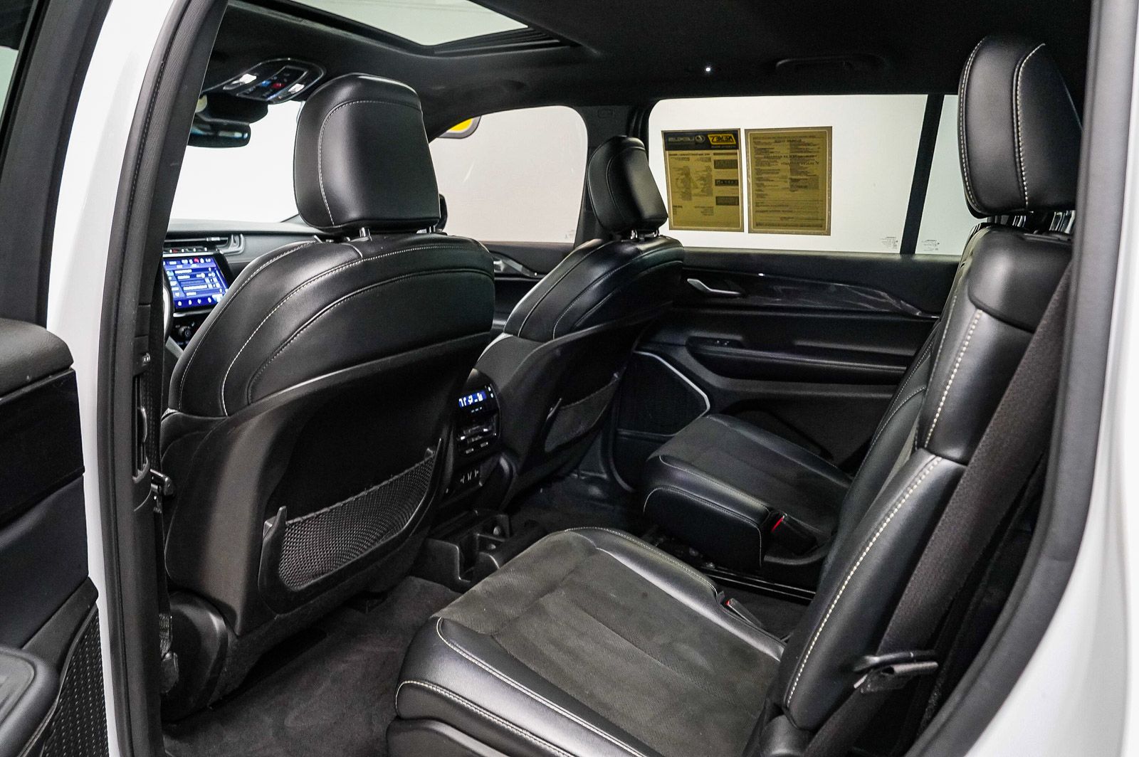 Thumbnail: 2021 Jeep Grand Cherokee L - 19