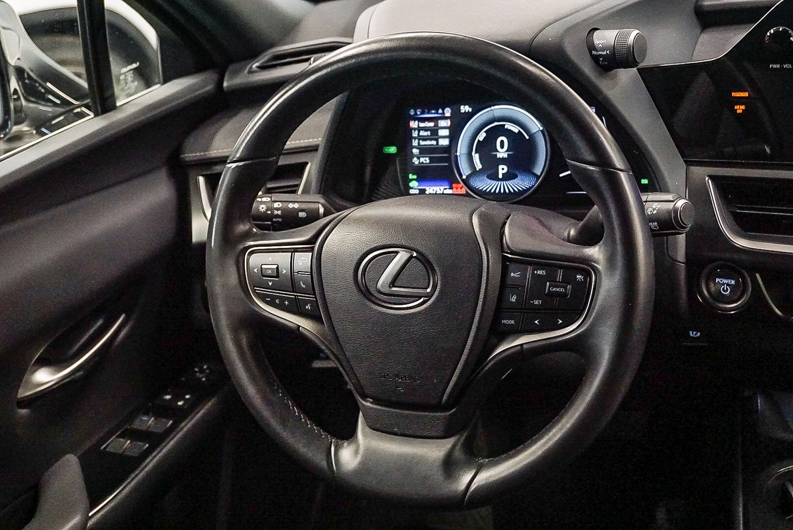 Thumbnail: 2024 Lexus UX - 16