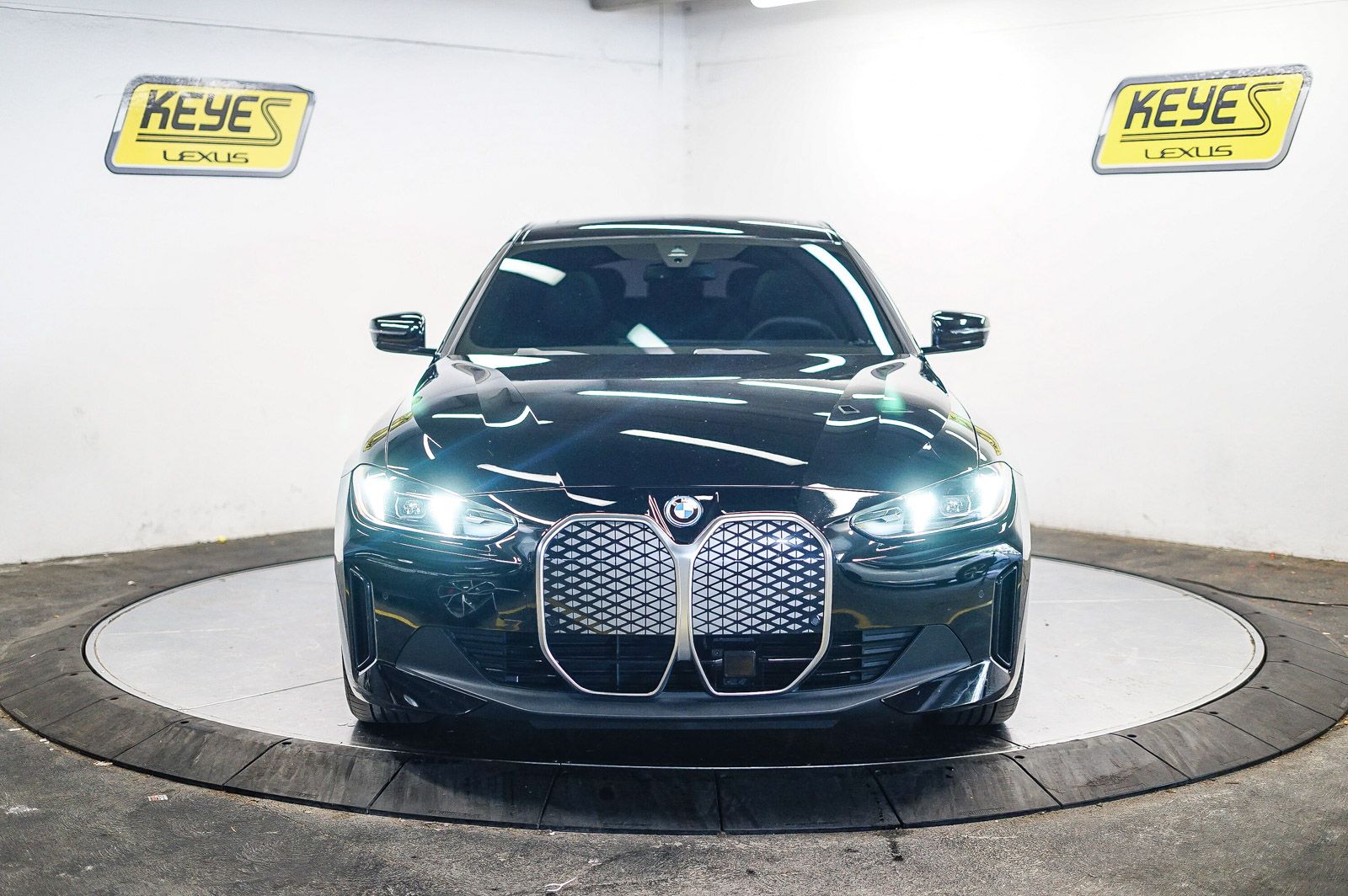 Thumbnail: 2025 BMW i4 - 6