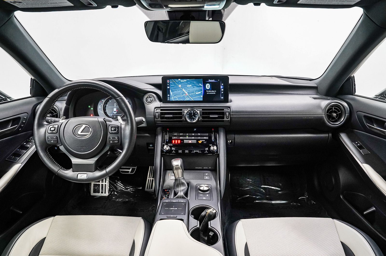 2023 Lexus IS 350 F SPORT - Photo 12