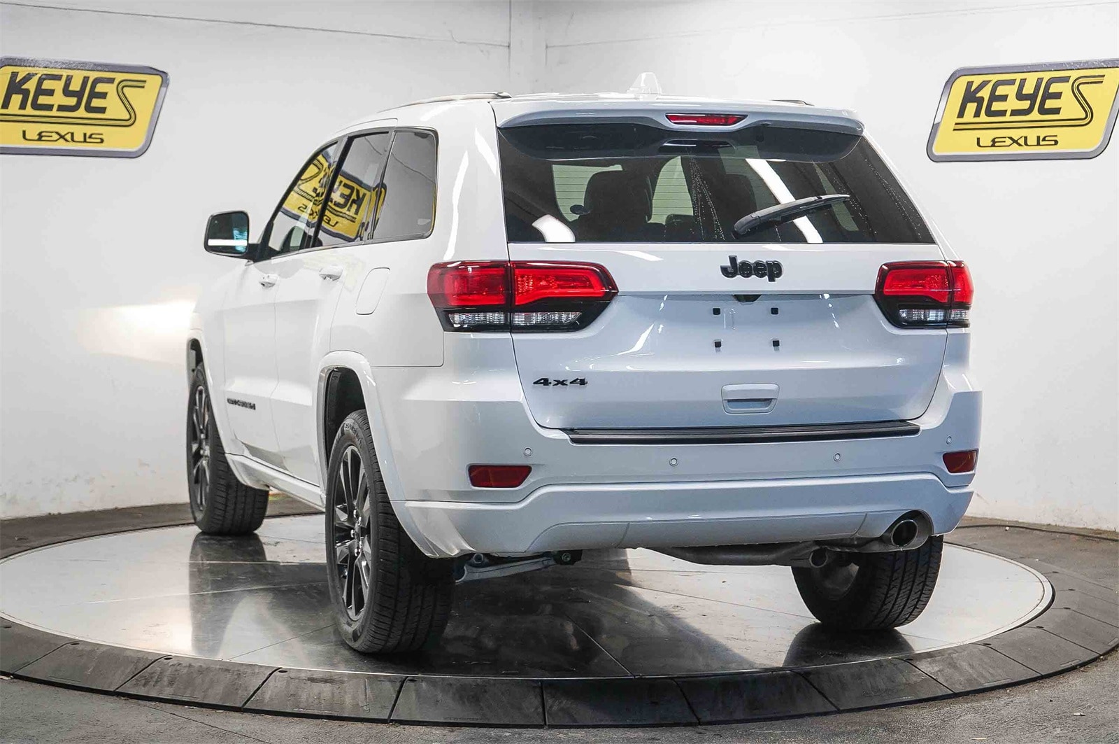 Thumbnail: 2022 Jeep Grand Cherokee - 2