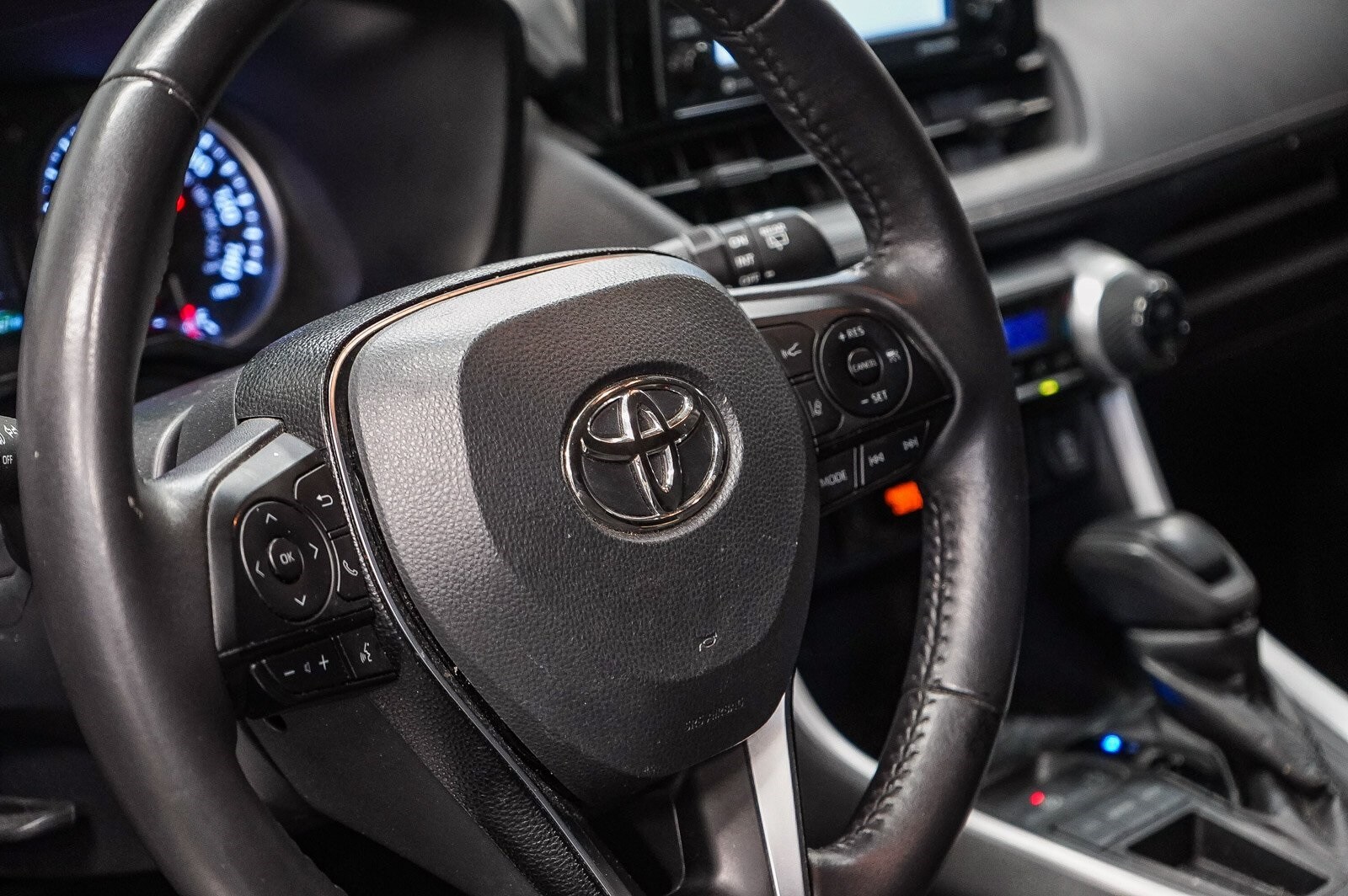 Thumbnail: 2020 Toyota RAV4 - 20