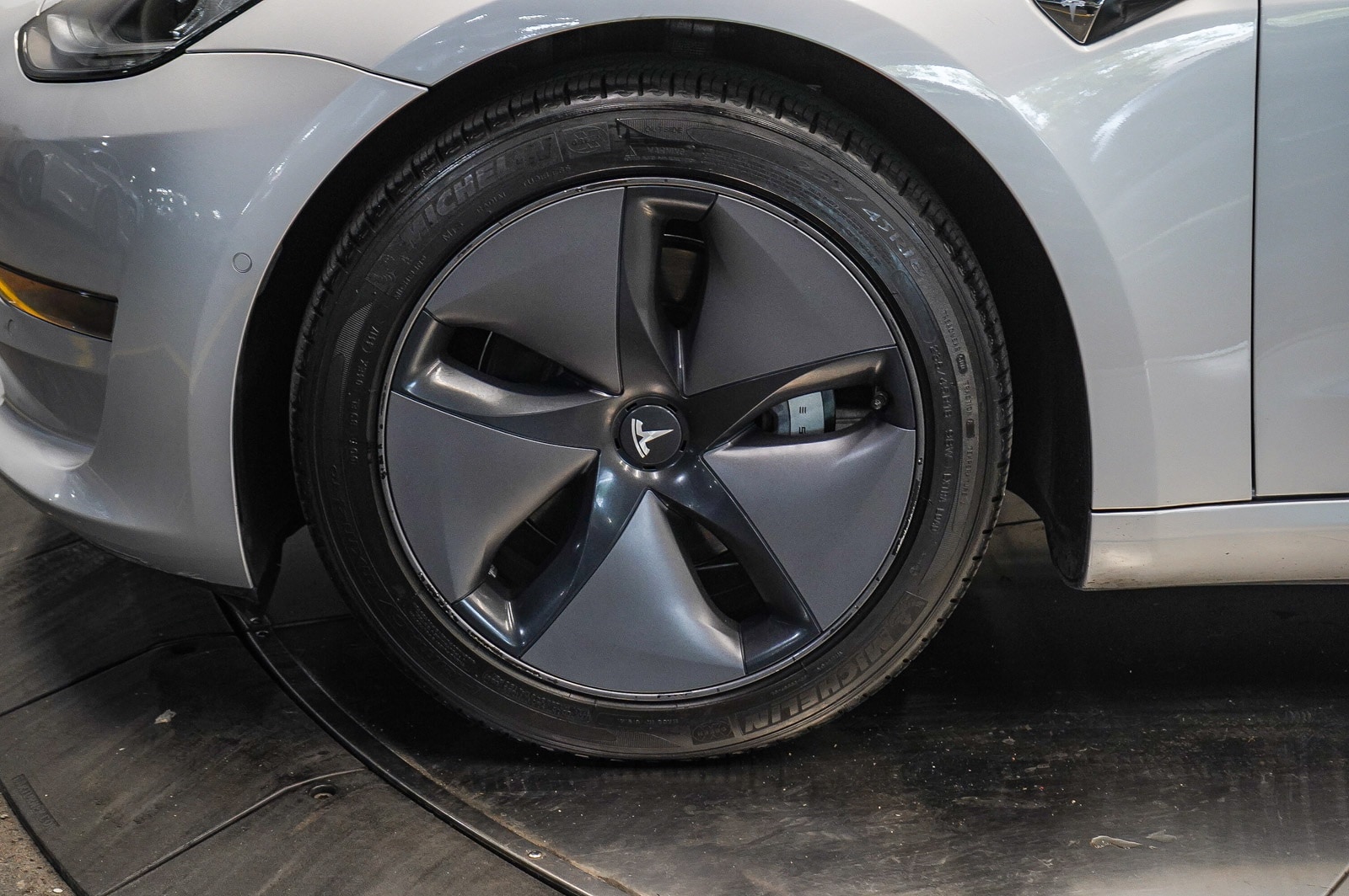 Thumbnail: 2018 Tesla Model 3 - 9