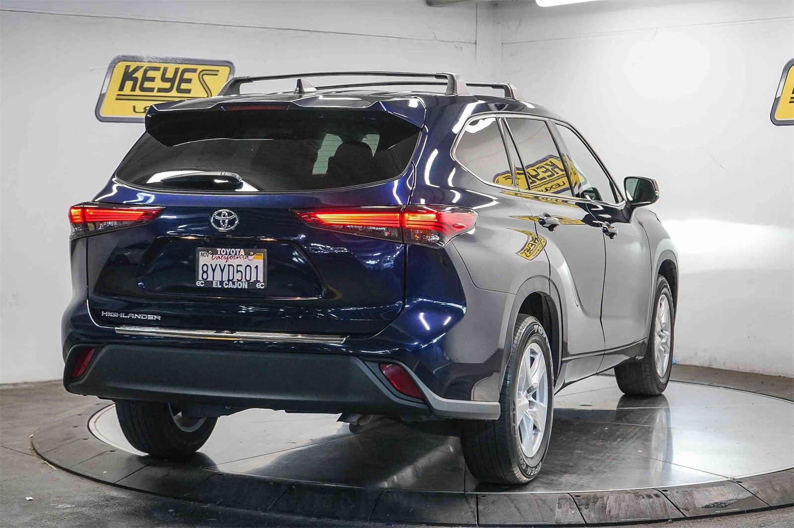 Thumbnail: 2022 Toyota Highlander - 4