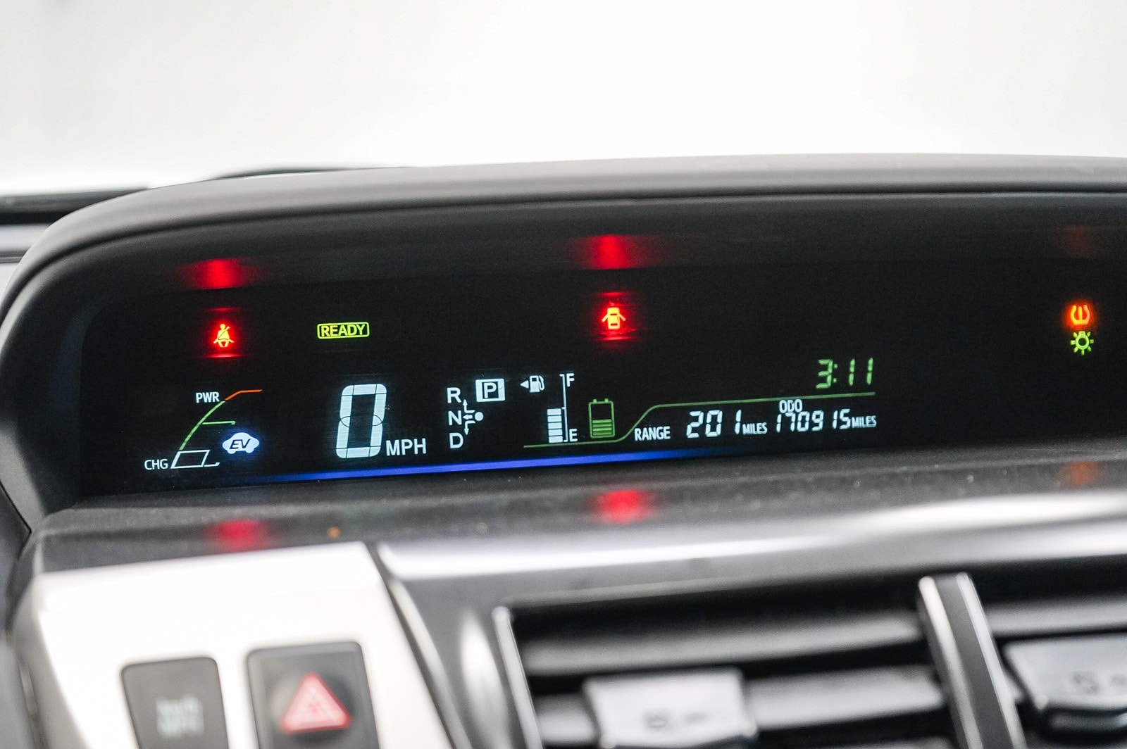 Thumbnail: 2013 Toyota Prius v - 24