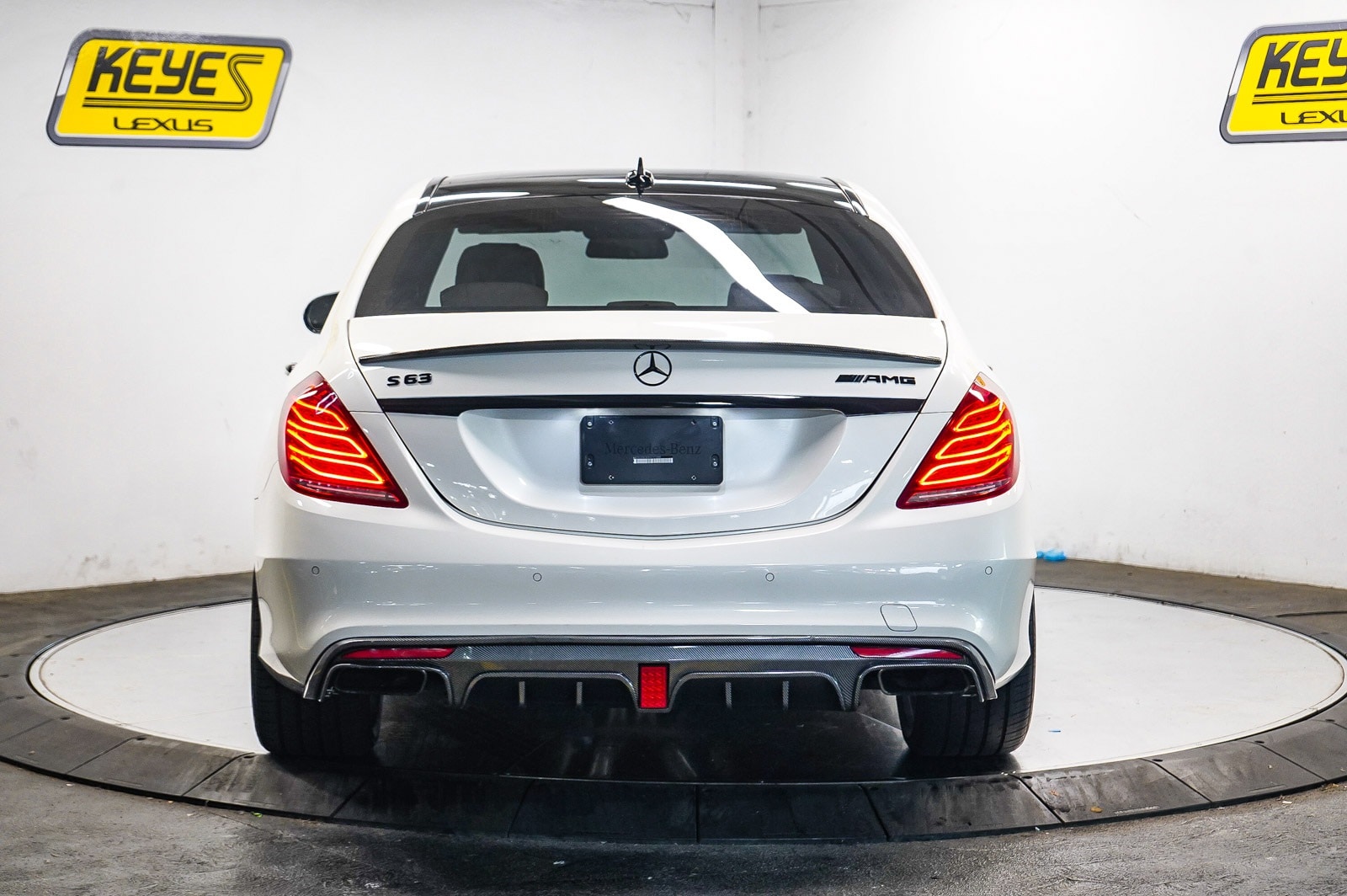 Thumbnail: 2015 Mercedes-Benz S-Class - 3