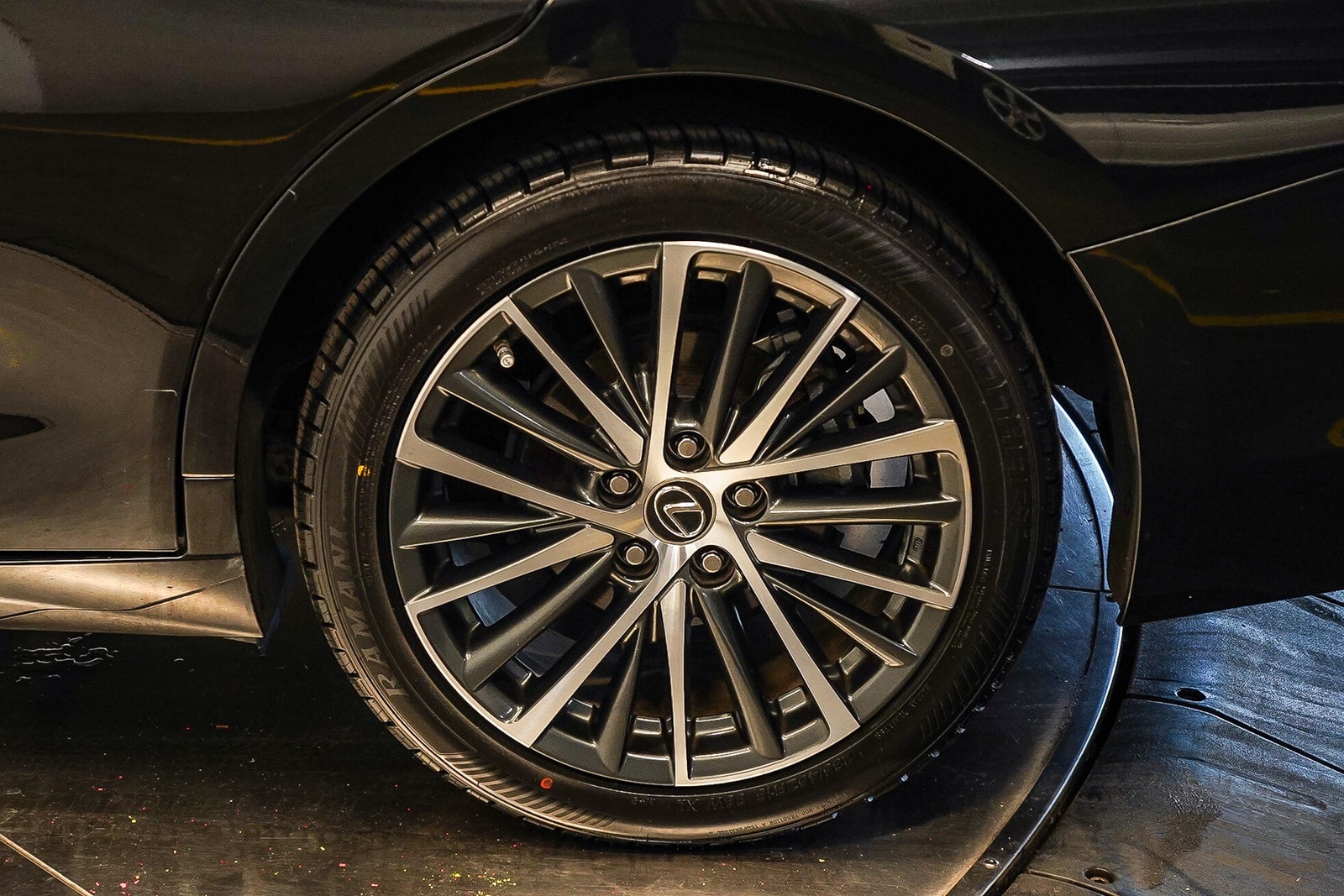 Thumbnail: 2024 Lexus ES - 11