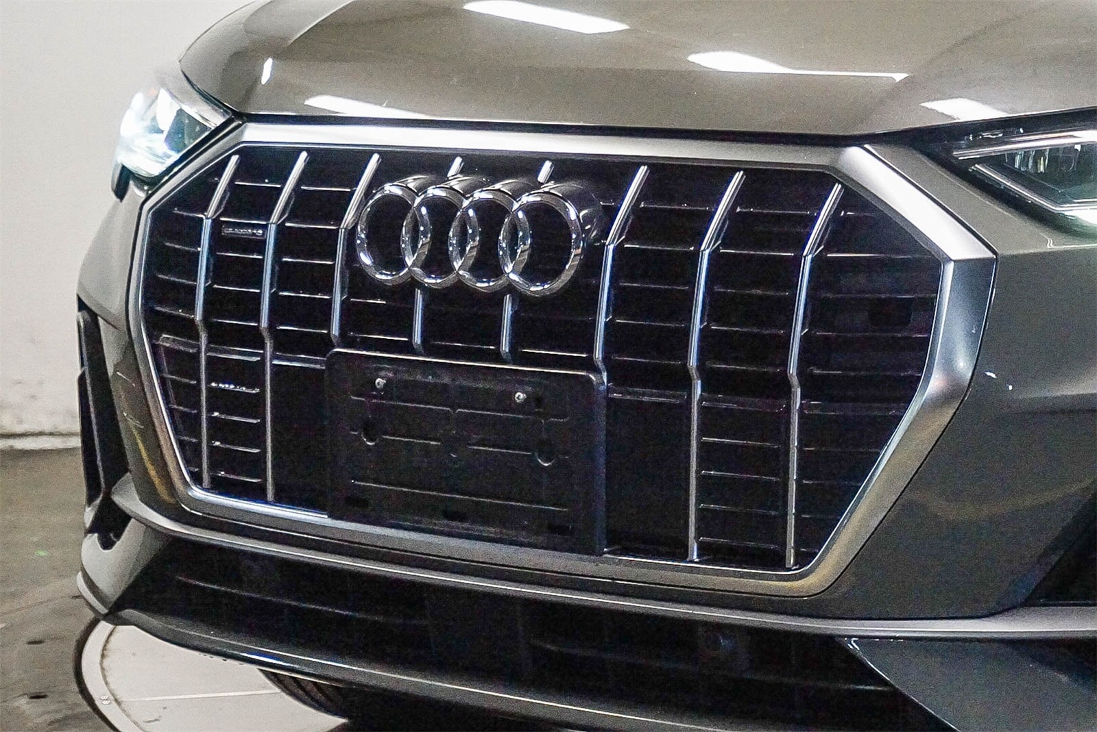 Thumbnail: 2020 Audi Q3 - 8