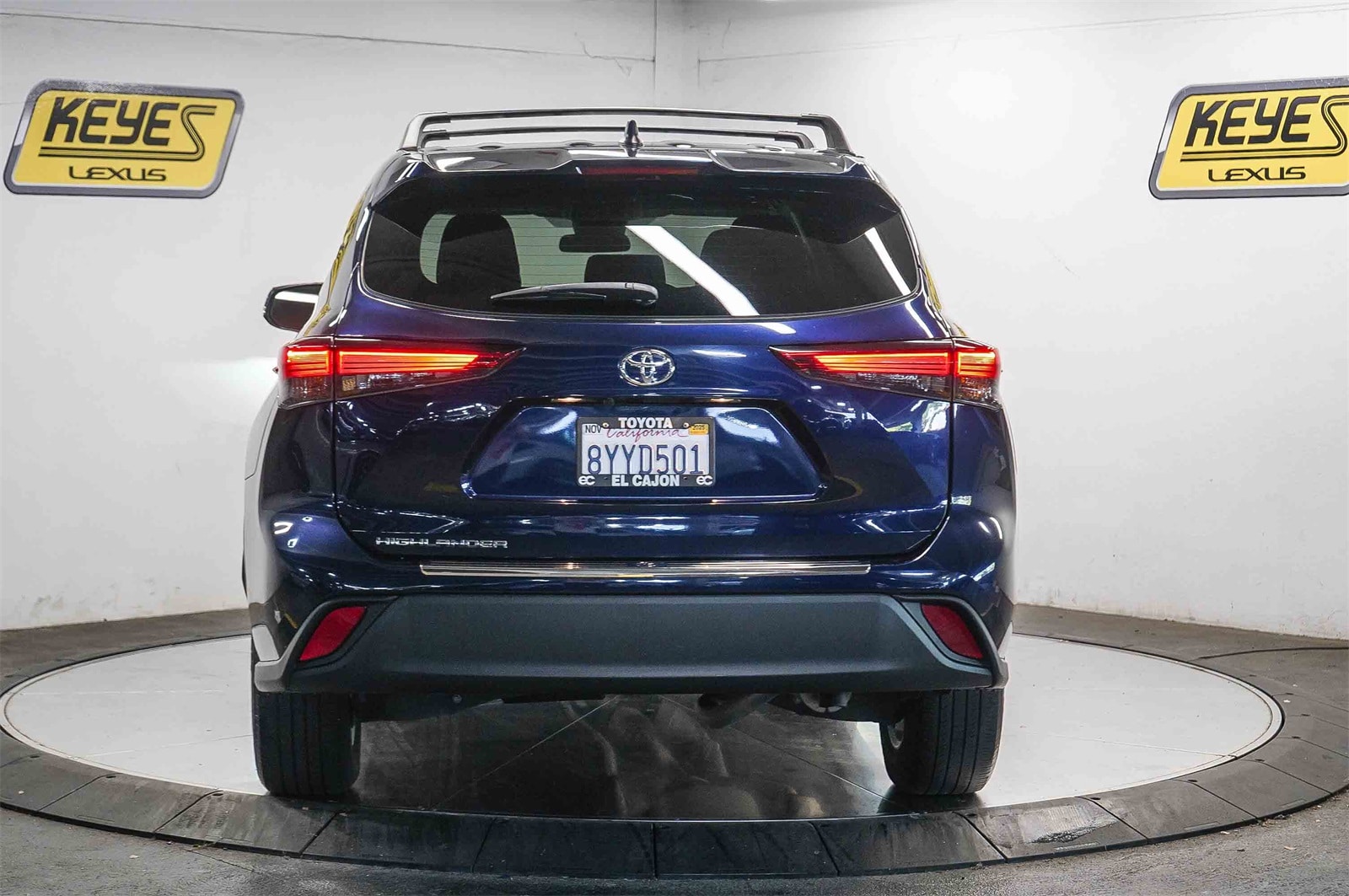 Thumbnail: 2022 Toyota Highlander - 3