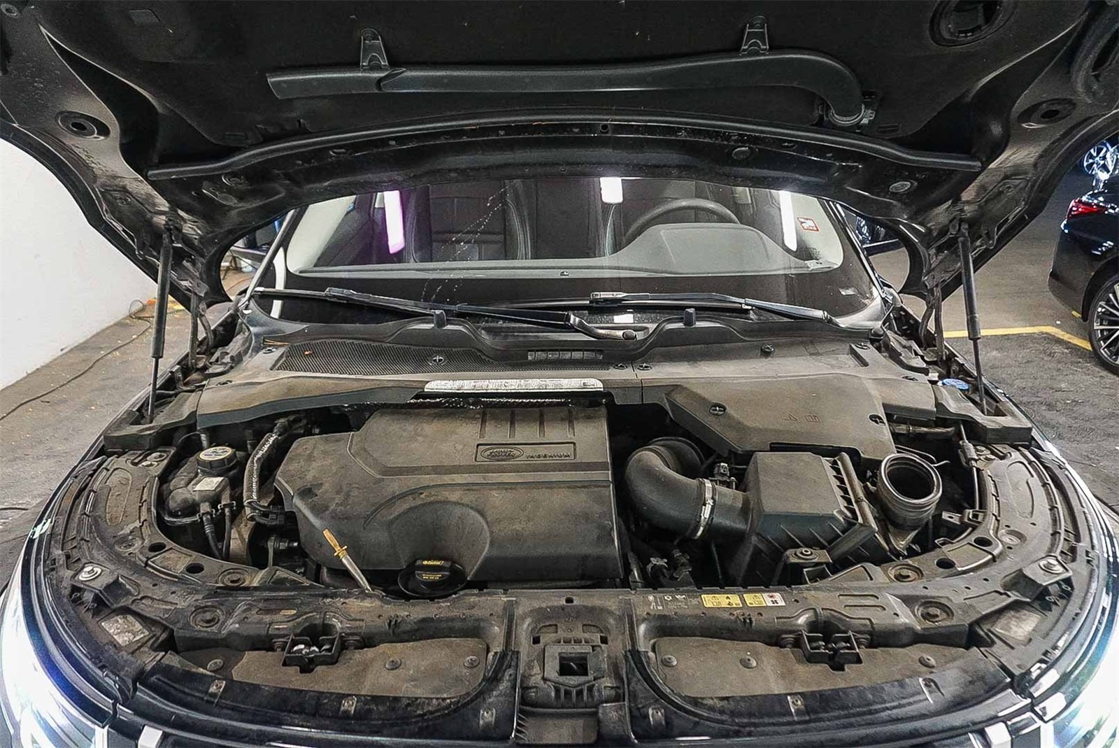 Thumbnail: 2020 Land Rover Range Rover Evoque - 29