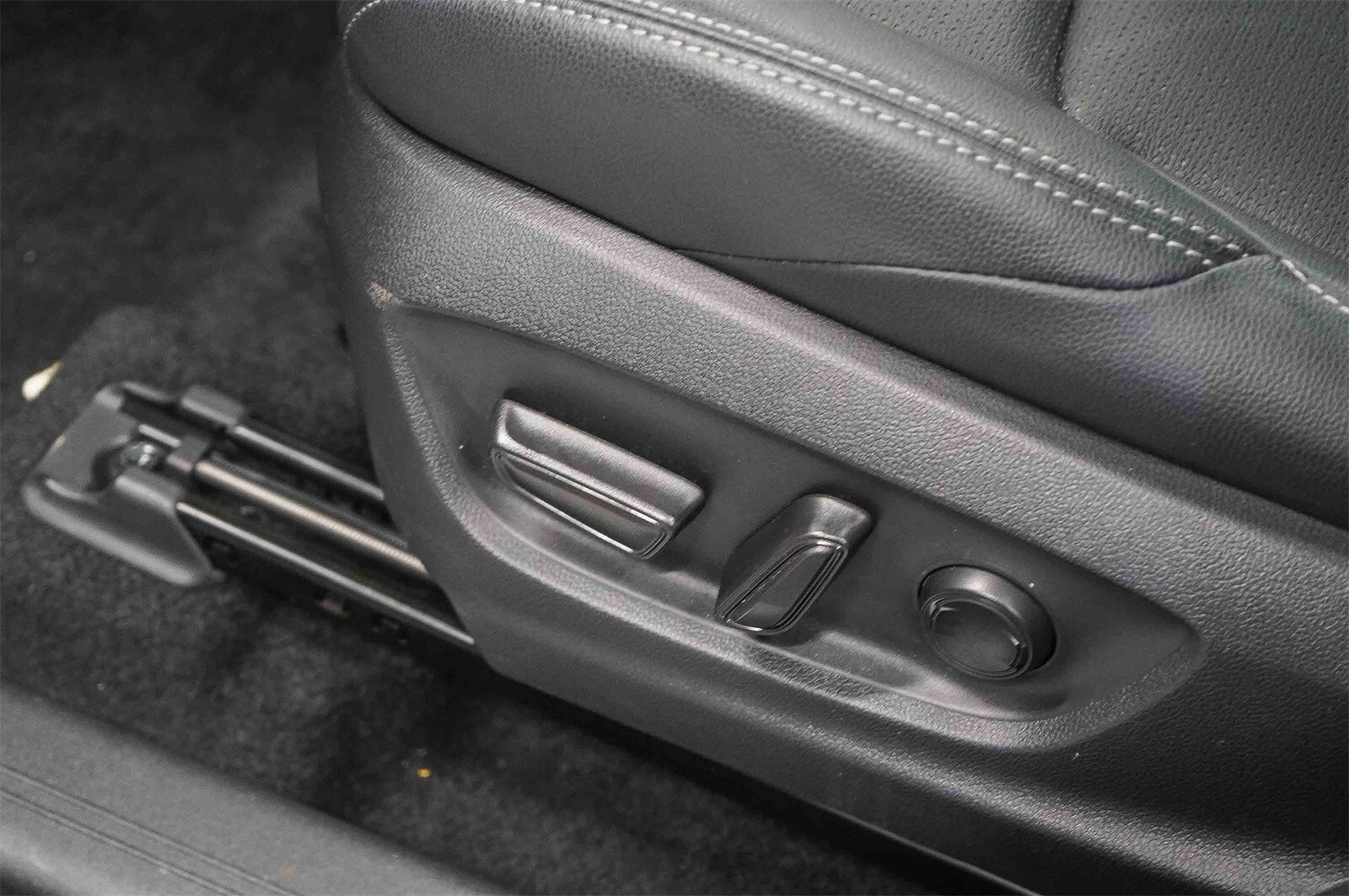 Thumbnail: 2024 Toyota bZ4X - 23