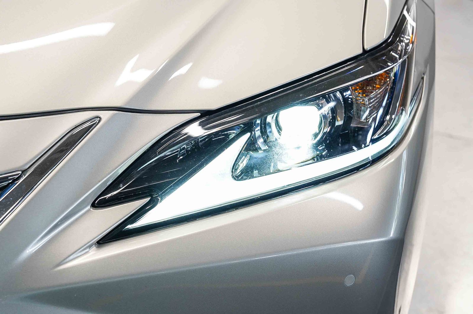 Thumbnail: 2024 Lexus ES - 6