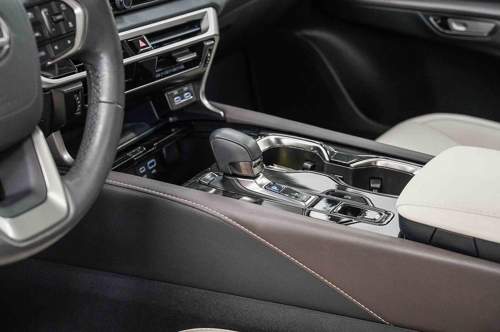 Thumbnail: 2024 Lexus ES - 23