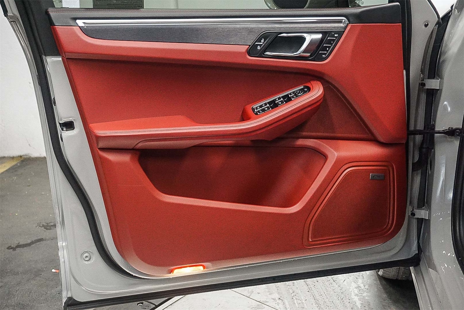 Thumbnail: 2023 Porsche Macan - 22